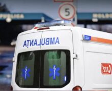 Un medic de pe ambulanță, agresat în timpul unei intervenții. A suferit o fractură la picior