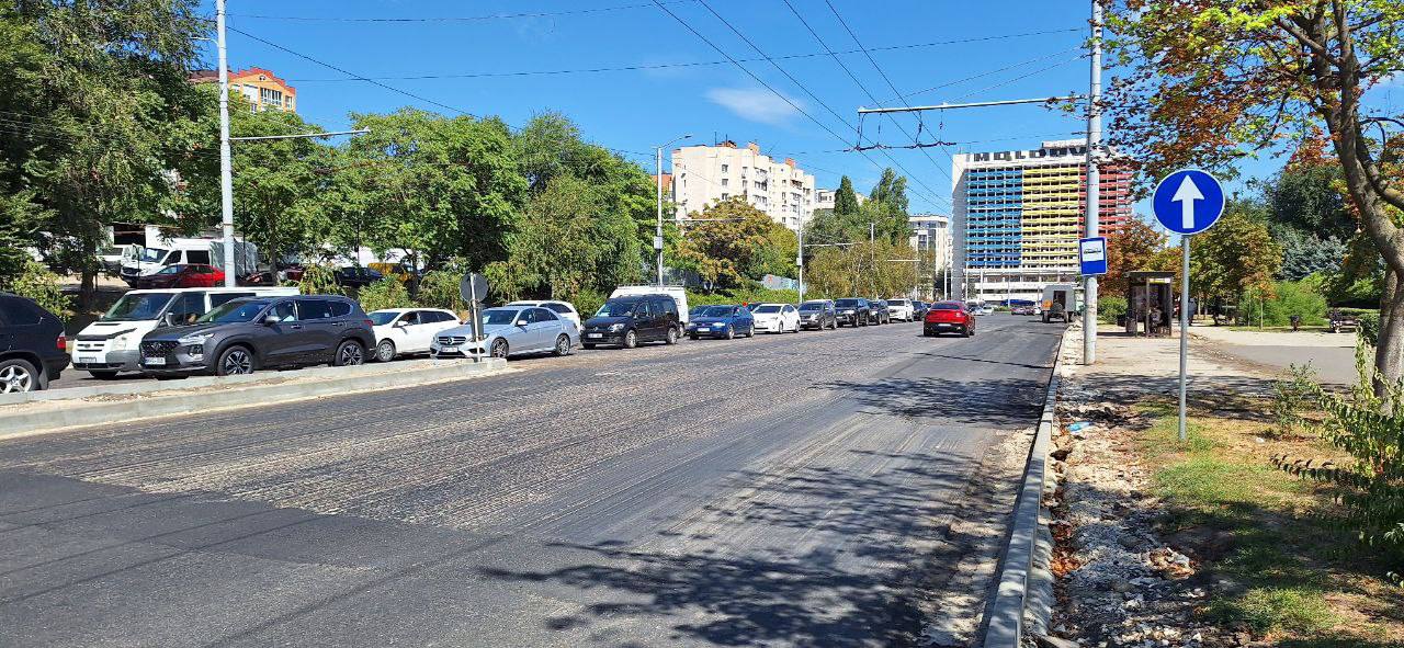 (FOTO) Strada Ciuflea din Chișinău este renovată. Ce lucrări se execută