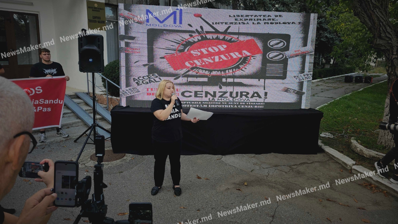 (FOTO/VIDEO) Comuniștii au protestat la Teleradio-Moldova: vor depune o plângere la Procuratură. Precizările TRM 