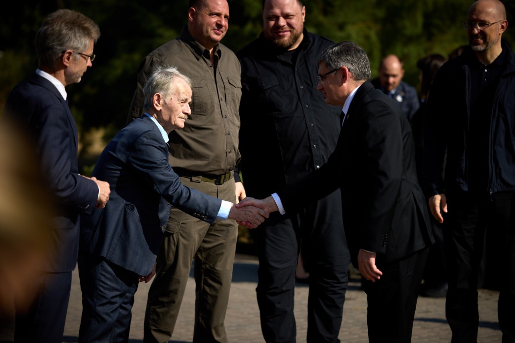 „Poziția noastră rămâne constantă - Crimeea este Ucraina”. Grosu a participat la inaugurarea unui memorial, la Kiev FOTO