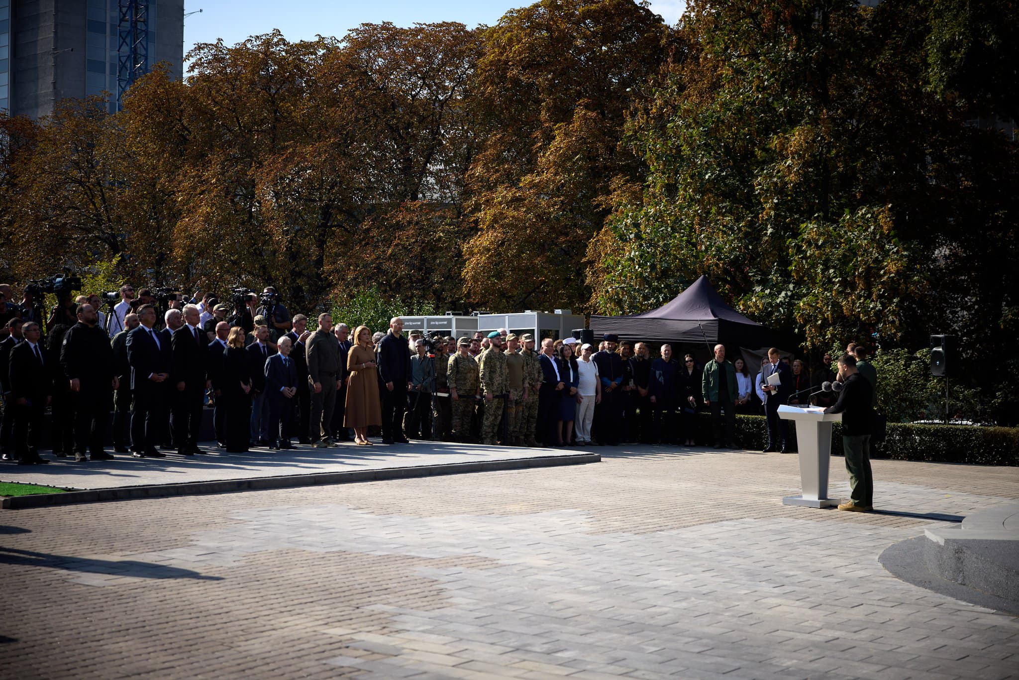 „Poziția noastră rămâne constantă - Crimeea este Ucraina”. Grosu a participat la inaugurarea unui memorial, la Kiev FOTO