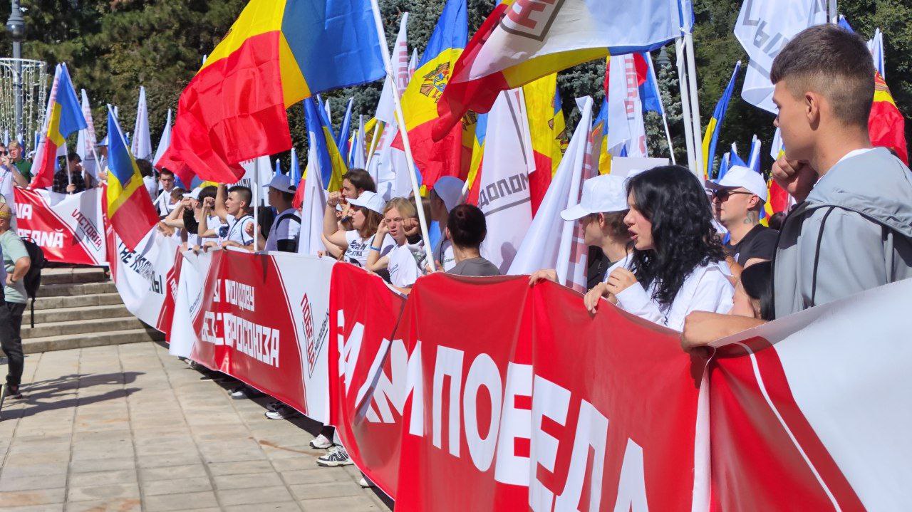 Activiștii blocului „Victorie”, creat la Moscova, au desfășurat un marș „împotriva integrării europene” la Chișinău 