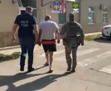 (ВИДЕО) В Молдове задержали двоих таксистов, которые помогали украинским мужчинам незаконно проникать в страну