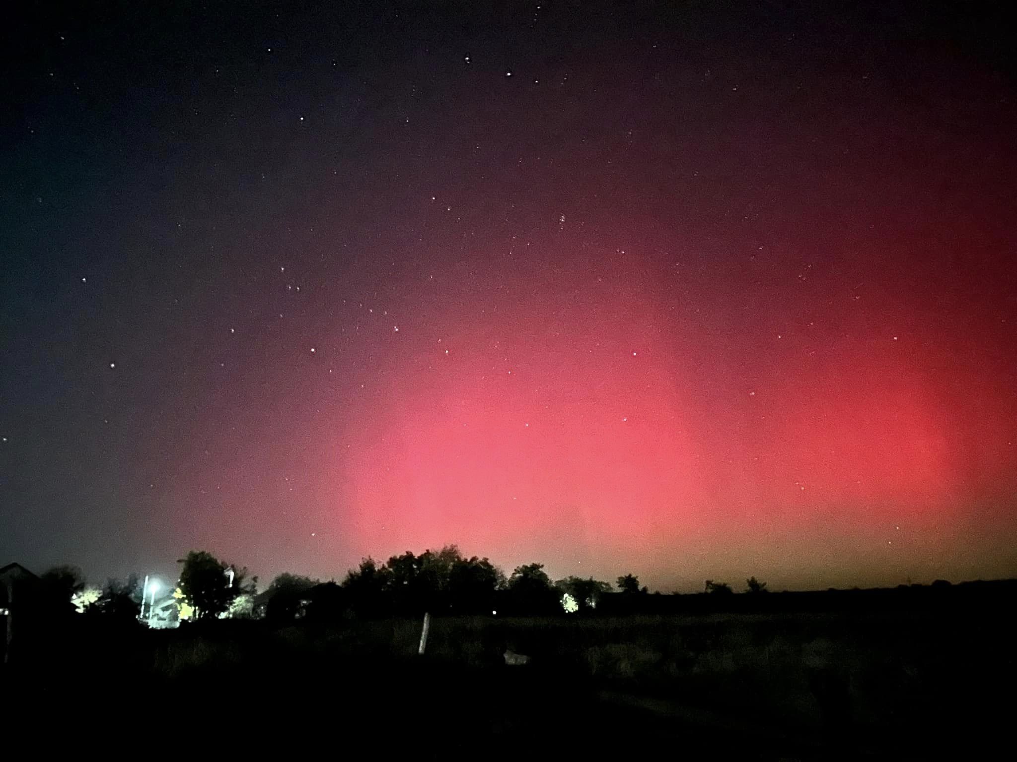 Aurora Boreală, vizibilă pe cerul din Republica Moldova: imagini de la Chișinău, Soroca și Ungheni 