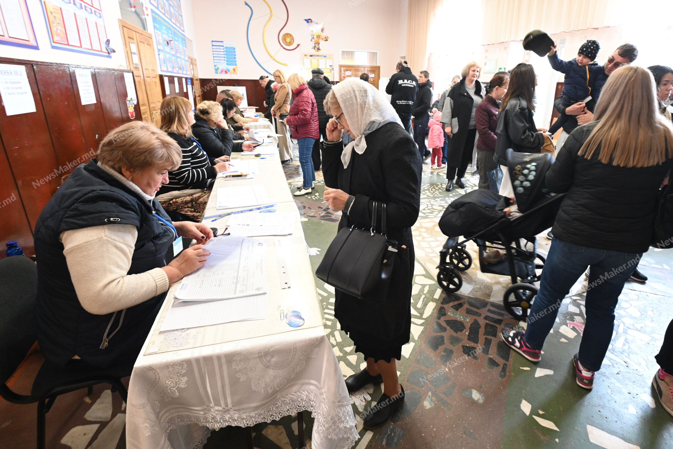 Elections in Moldova. A cold shower for Euro-integrationists. What happened with the referendum and presidential elections in Moldova? 