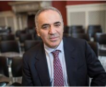 Fostul campion mondial la șah, Garry Kasparov, îndemn pentru moldoveni: „Pe 20 octombrie vă așteaptă o alegere istorică” (VIDEO)