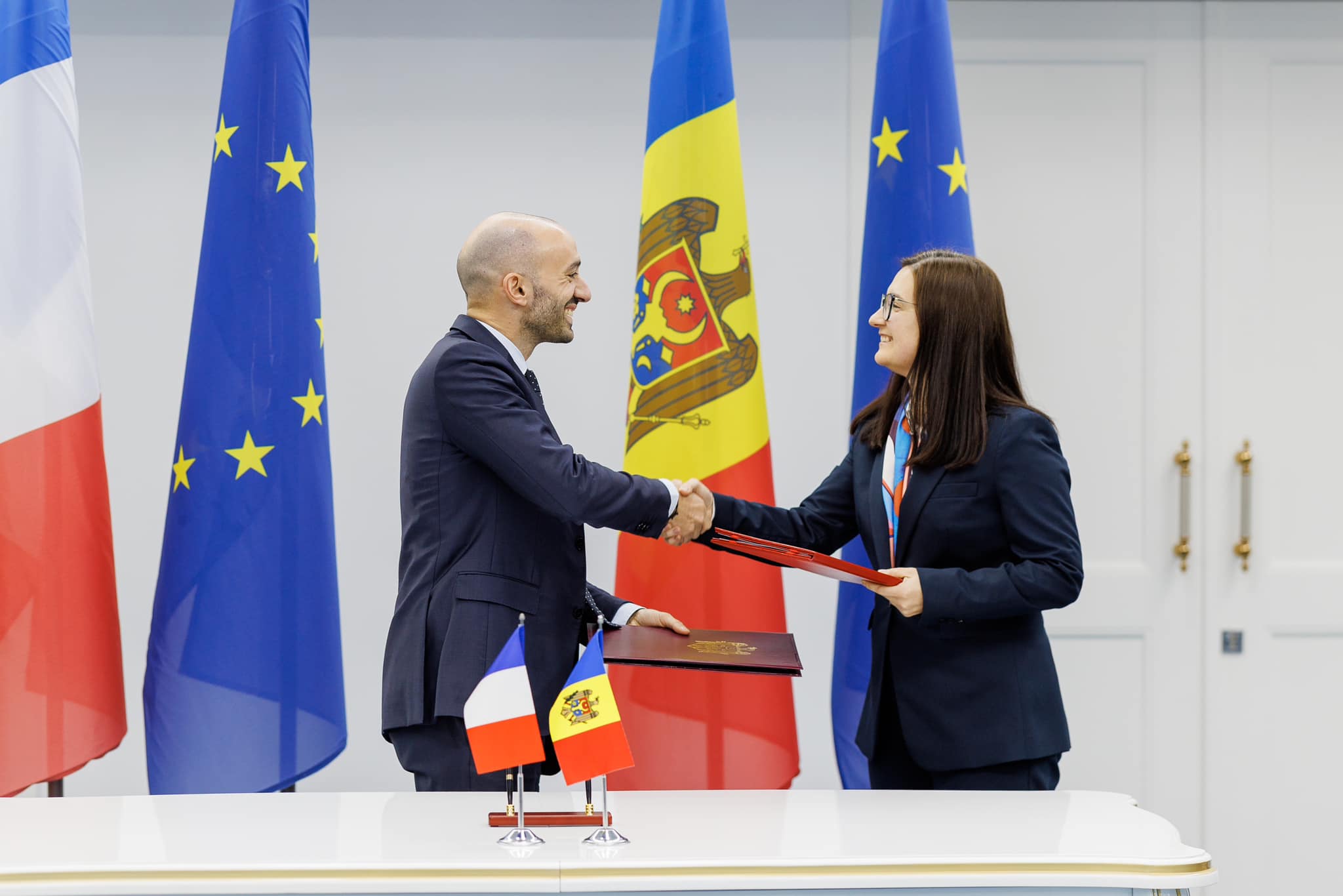 R. Moldova și Franța vor colabora în domeniul integrării europene. Programul de cooperare semnat la Chișinău