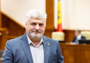 Parlamentul are un nou deputat PAS: Oleg Botnaru și-a preluat mandatul