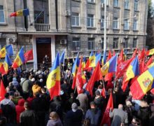 „Vom mobiliza întreaga țară”. Socialiștii s-au dus cu protest la CEC după ce Stoianoglo a pierdut alegerile prezidențiale (VIDEO)