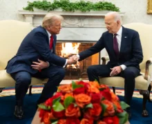 Donald Trump s-a întors la Casa Albă unde s-a văzut cu Joe Biden. Ce și-au spus cei doi (VIDEO)