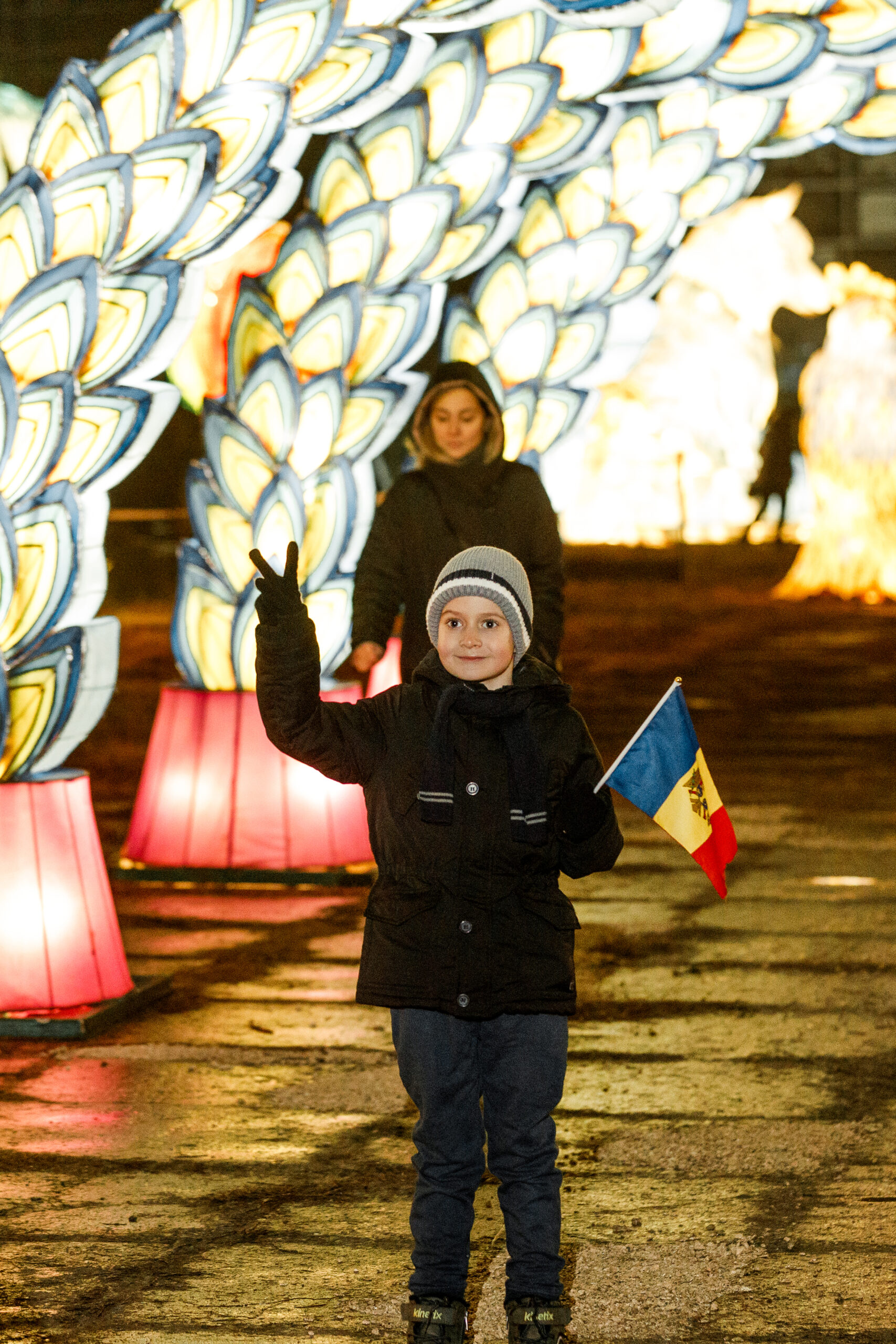 Новогодняя магия в Кишиневе: в CIE Moldexpo стартовал фестиваль фонарей «Lights & Dreams»