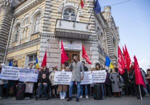 FOTO/VIDEO Socialiștii, protest în fața Primăriei Chișinău. Reacția lui Ceban: încercare de a distrage atenția de la bugetul municipal