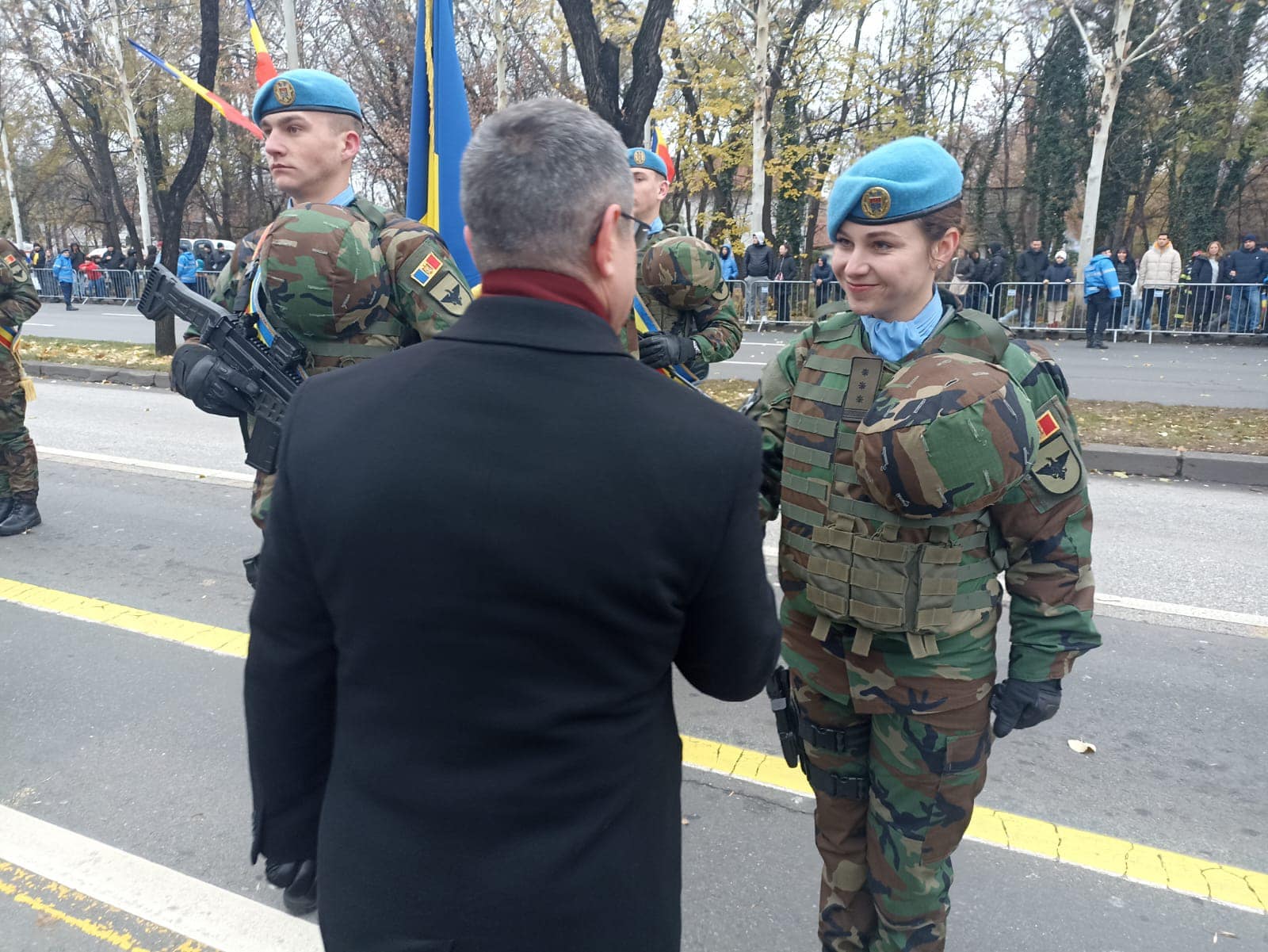 FOTO/VIDEO Militarii moldoveni au defilat la parada de la Bucureşti, de Ziua Națională a României