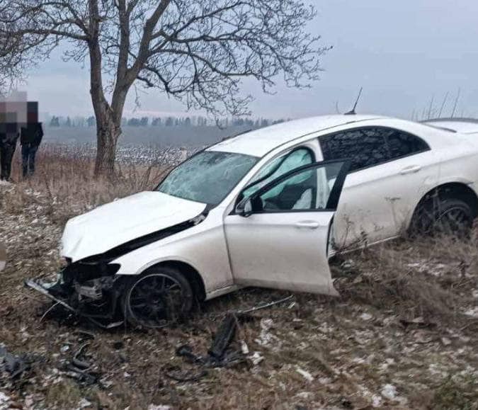 Авария в Единецком районе. Погибли полицейский и его жена