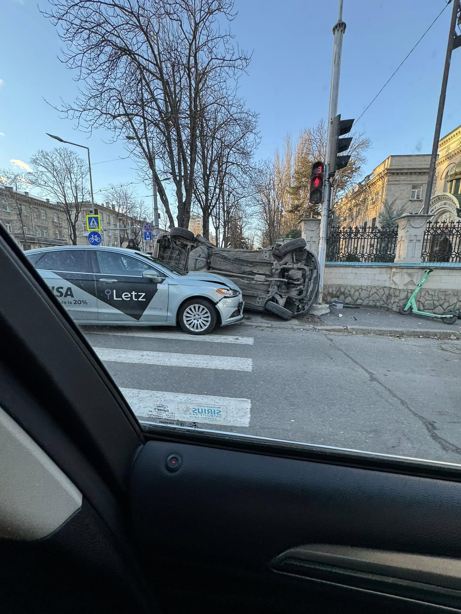 (ФОТО) Авария в центре Кишинева. Один человек попал в больницу