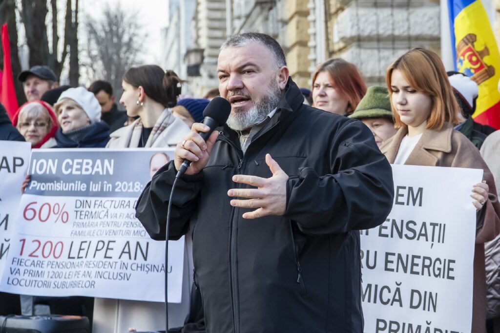 FOTO/VIDEO Socialiștii, protest în fața Primăriei Chișinău. Reacția lui Ceban: încercare de a distrage atenția de la bugetul municipal