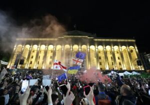 Санду созвонилась с Зурабишвили. В Грузии продолжаются протесты