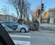 (ФОТО) Авария в центре Кишинева. Один человек попал в больницу