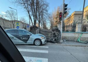 (ФОТО) Авария в центре Кишинева. Один человек попал в больницу