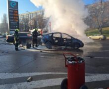 FOTO Incendiu auto după alimentare cu gaz: șoferul a suferit arsuri