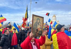 FOTO Mii de oameni la mitingul pro-Călin Georgescu în România. Participanții cer reluarea turului 2 al alegerilor prezidențiale