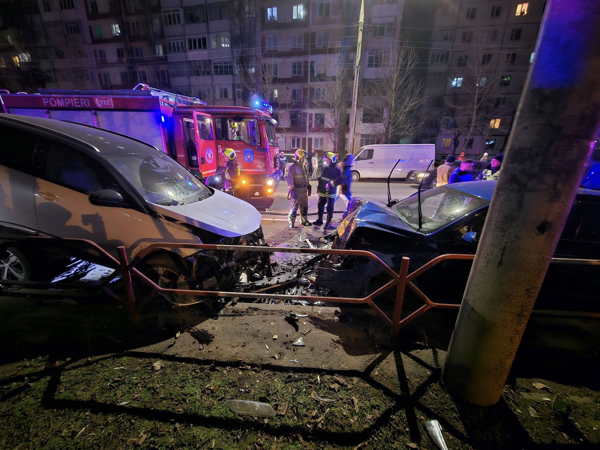 FOTO/VIDEO Accident cu implicarea a 7 mașini, la Chișinău: o persoană - transportată la spital 