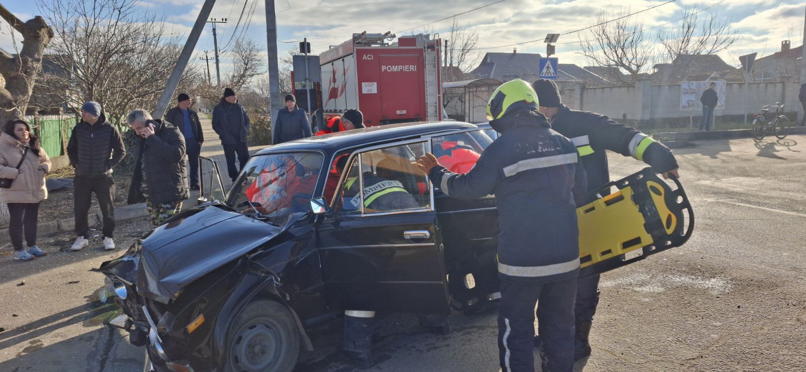 Accidente la Ștefan Vodă și Fălești: 4 persoane au rămas blocate în mașini (FOTO)