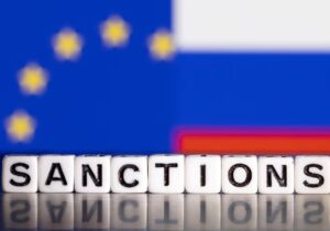 Страны ЕС договорились продлить санкции против России