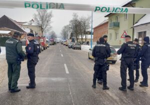 В Словакии школьник напал с ножом на учителя и одноклассников.  Два человека погибли