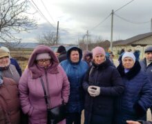 (ФОТО, ВИДЕО) Жители Копанки протестуют против подключения села к электросетям молдавских компаний