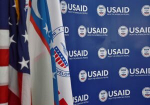 USAID отправляет своих сотрудников по всему миру в административный отпуск