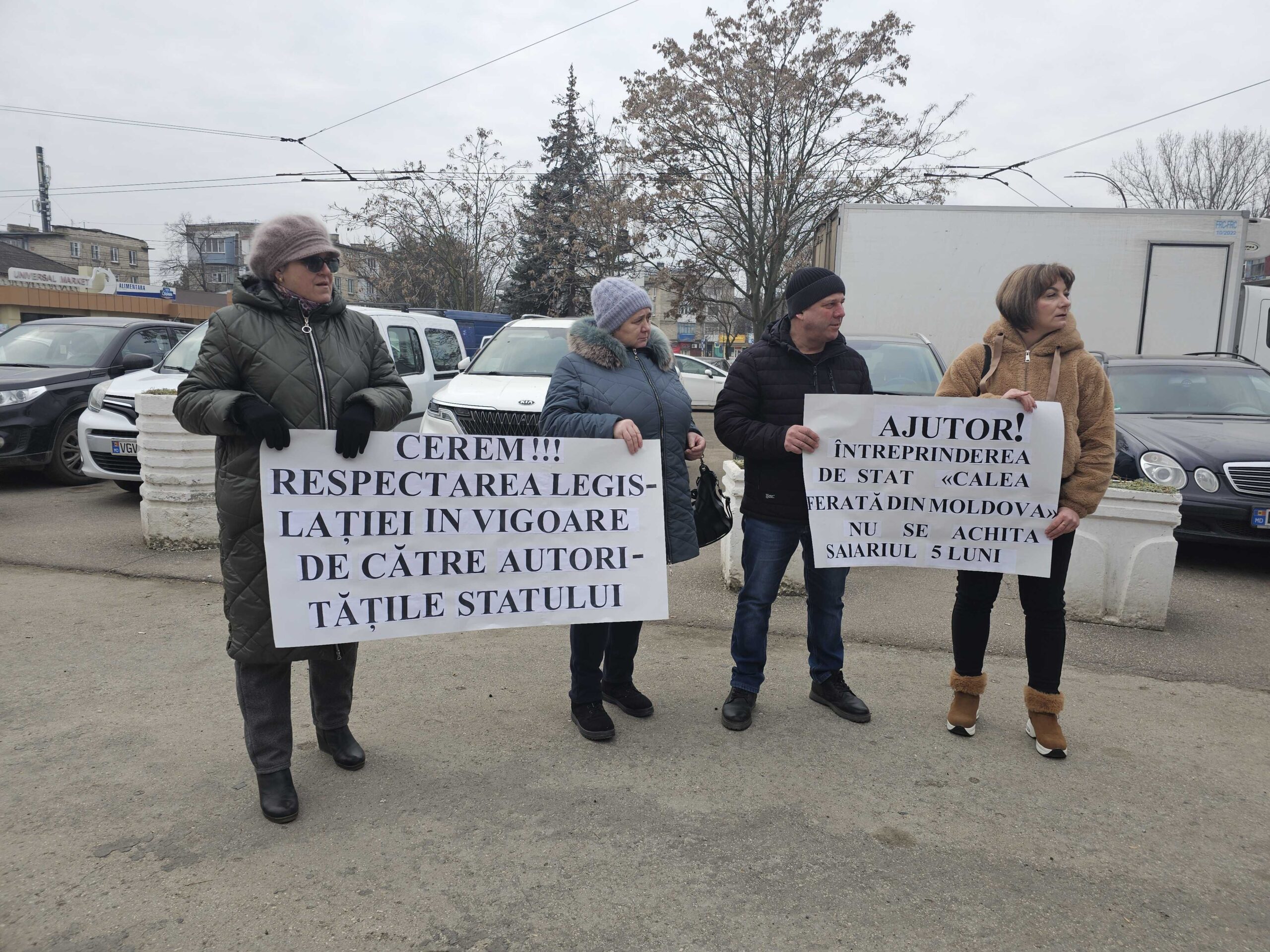 Feroviarii protestează în 7 localități din Moldova. Imagini din Chișinău și Bălți VIDEO