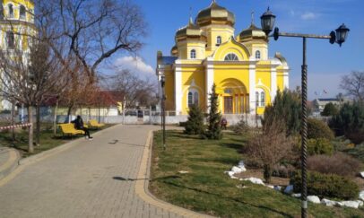 lyudi-v-parke-768x576